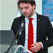Laureato fornisce lezioni e materiale utile alla preparazione di esami universitari e studio per le scuole superiori